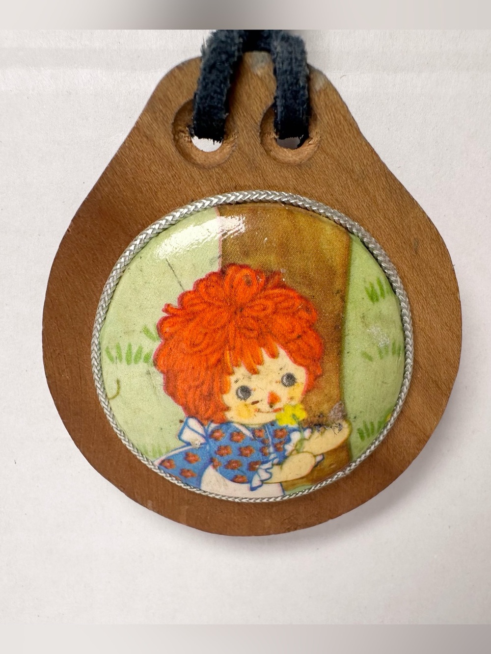Large RARE Retro Unique VTG 70s RAGGEDY ANN Wooden Medallion Pendant Necklace